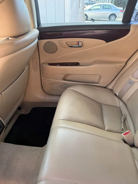 2007 Lexus LS 4th Gen - Image 18 of 18