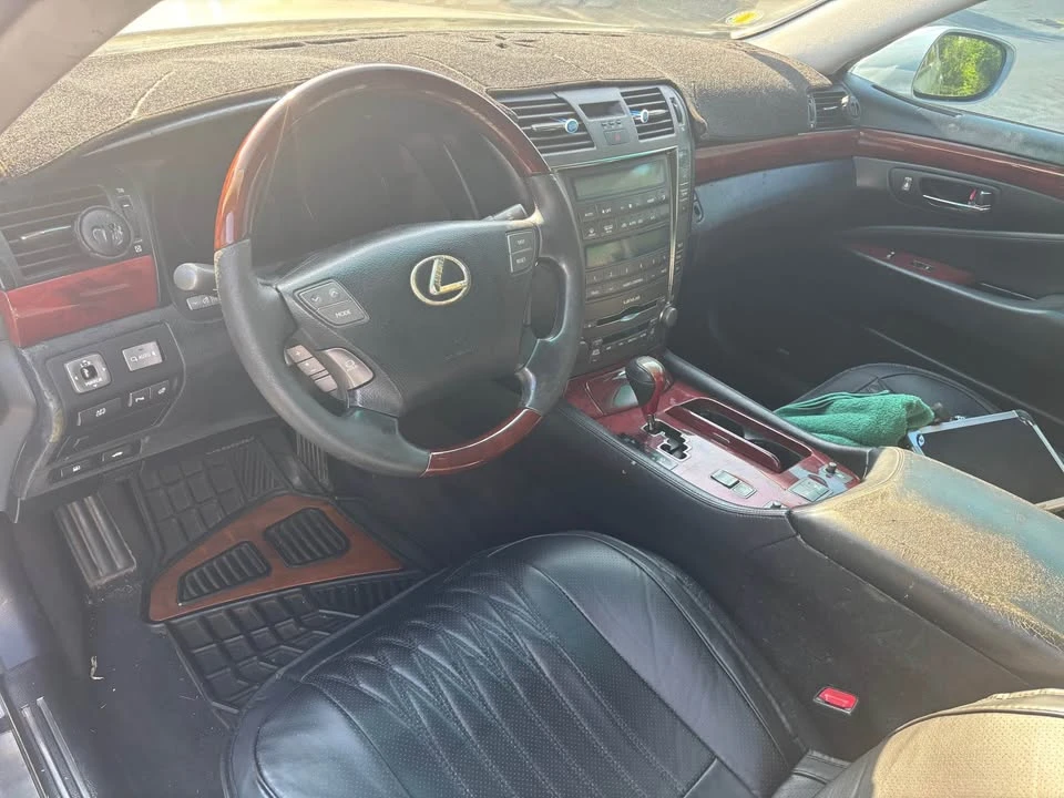 2007 Lexus LS 4th Gen - Image 3 of 5