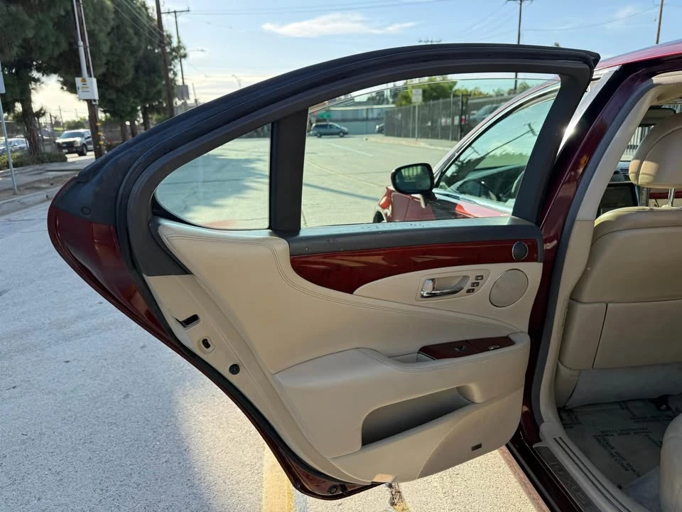 2007 Lexus LS 4th Gen - Image 12 of 17