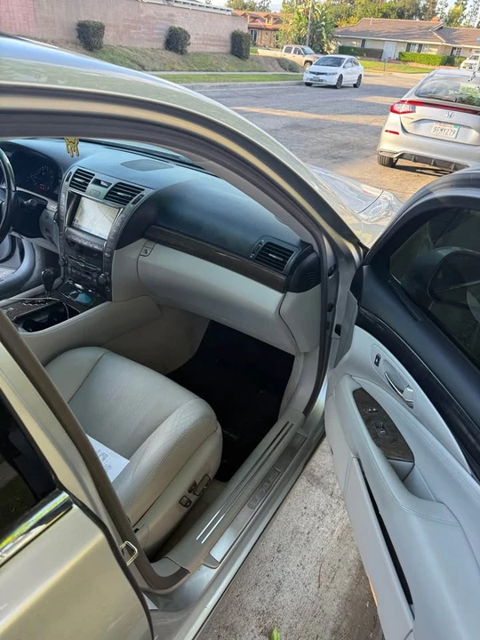 2007 Lexus LS 4th Gen - Image 13 of 15