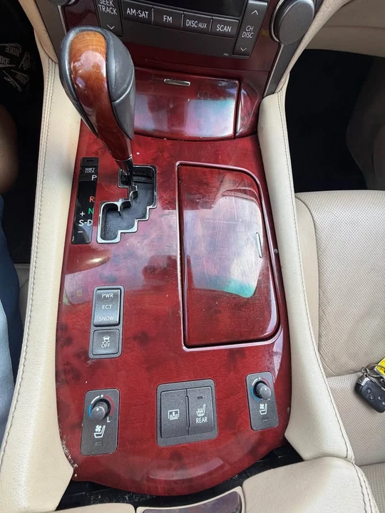 2007 Lexus LS 4th Gen - Image 12 of 18