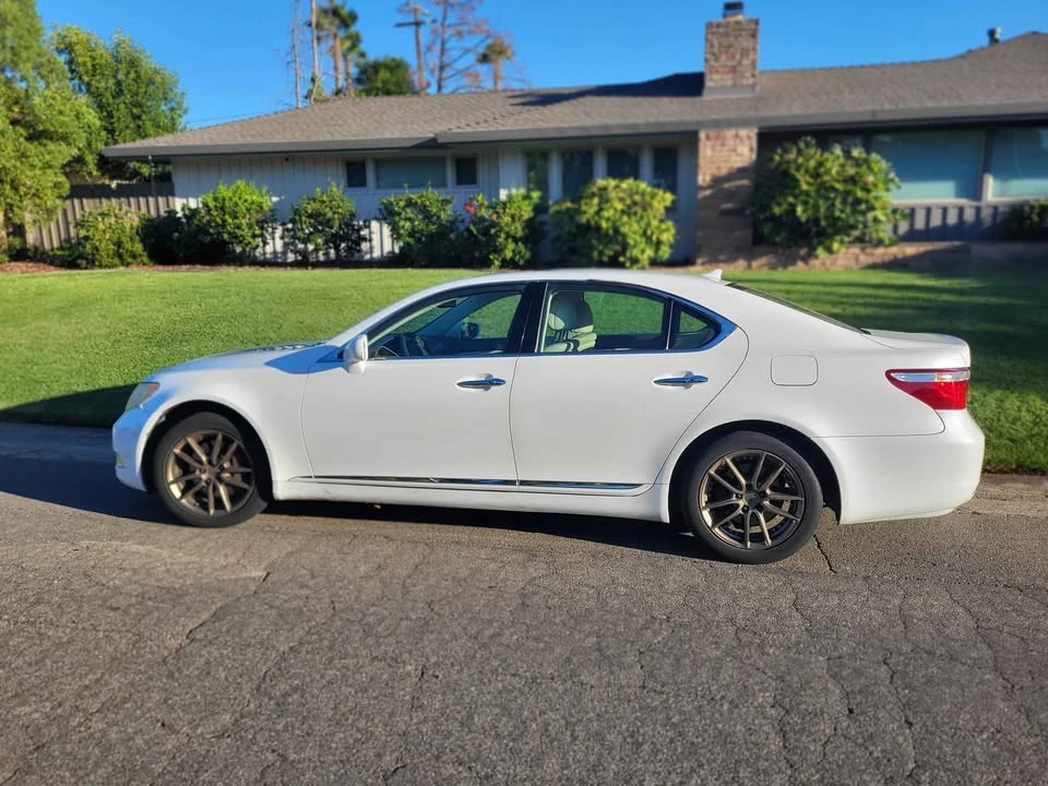 2007 Lexus LS 4th Gen - Image 5 of 7