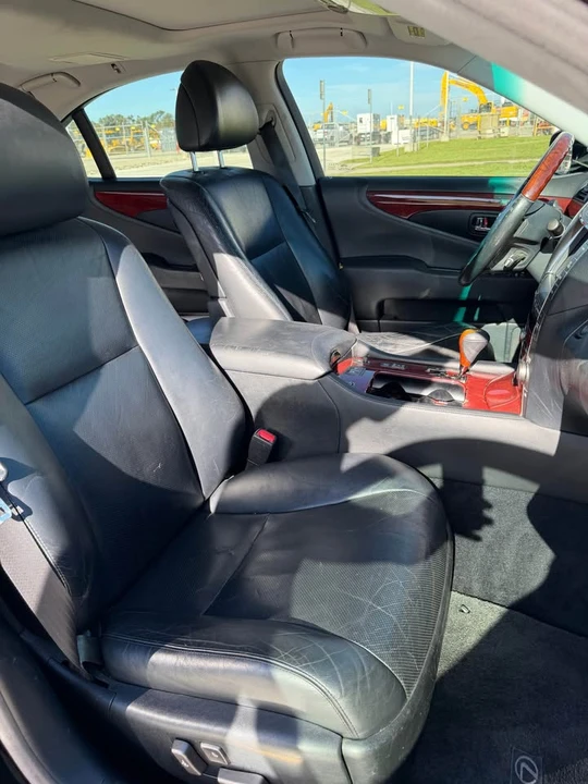 2007 Lexus LS 4th Gen - Image 16 of 20