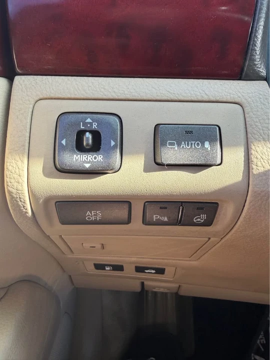 2007 Lexus LS 4th Gen - Image 15 of 18