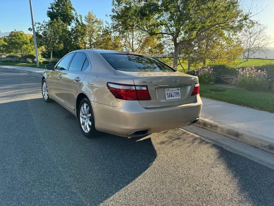 2007 Lexus LS 4th Gen - Image 2 of 10