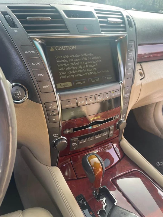 2007 Lexus LS 4th Gen - Image 9 of 10