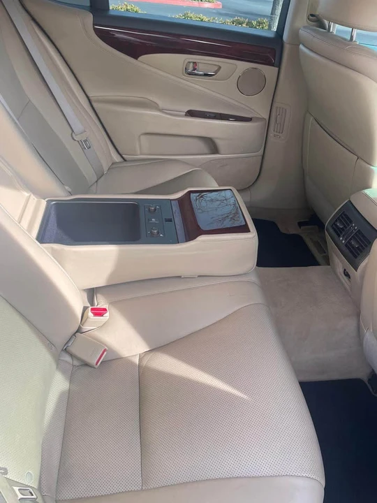 2007 Lexus LS 4th Gen - Image 5 of 10