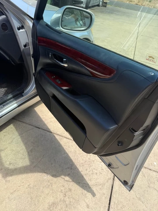 2007 Lexus LS 4th Gen - Image 15 of 18
