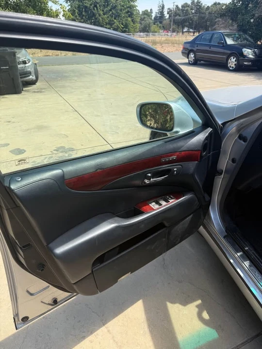 2007 Lexus LS 4th Gen - Image 11 of 18