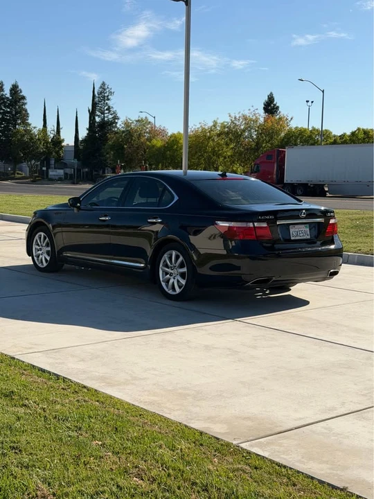 2007 Lexus LS 4th Gen - Image 9 of 20