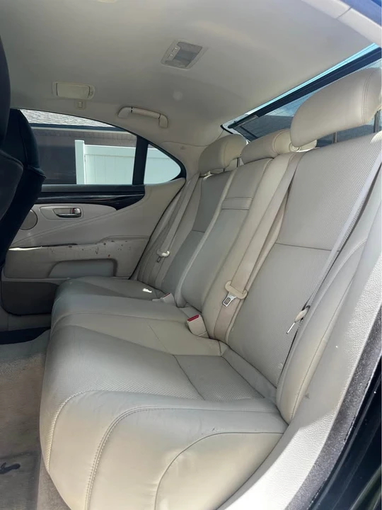 2007 Lexus LS 4th Gen - Image 11 of 18