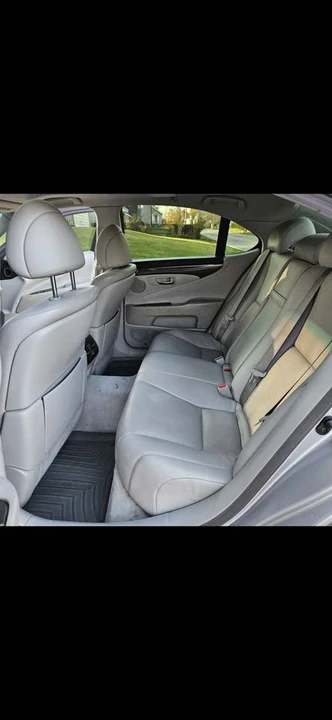 2007 Lexus LS 4th Gen - Image 5 of 10