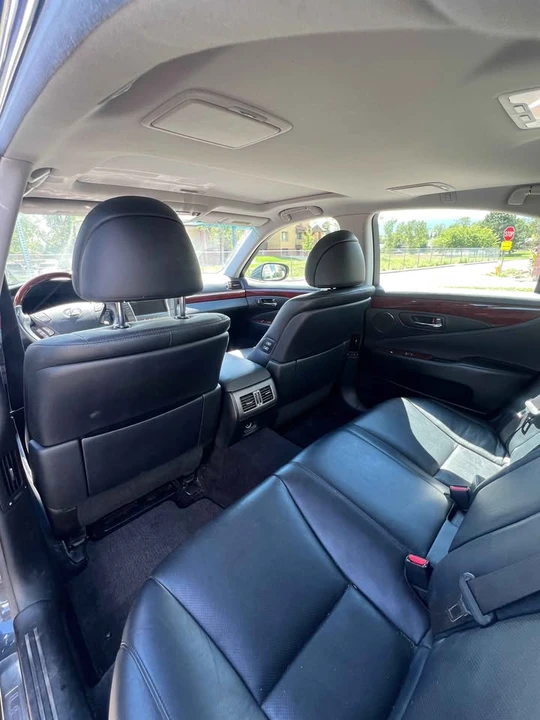 2007 Lexus LS 4th Gen - Image 7 of 12