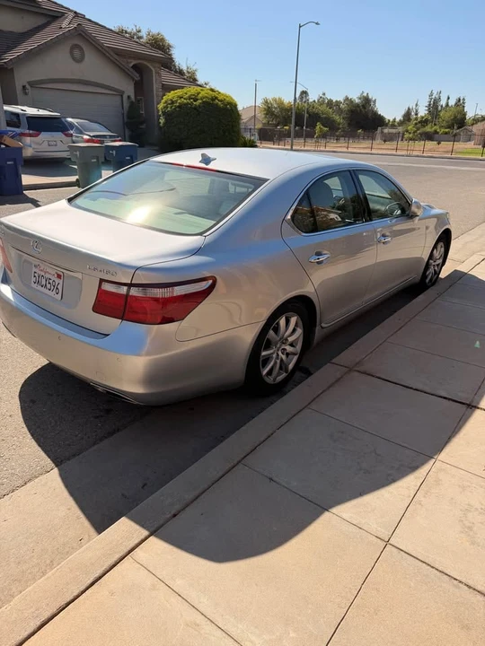 2007 Lexus LS 4th Gen - Image 4 of 9