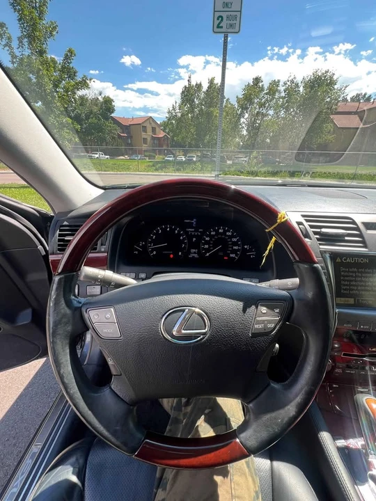 2007 Lexus LS 4th Gen - Image 5 of 12