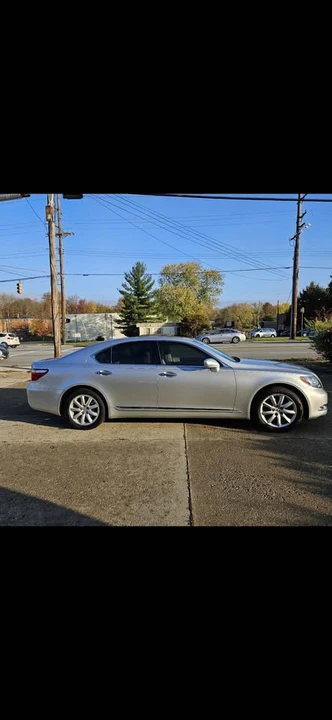 2007 Lexus LS 4th Gen - Image 2 of 10