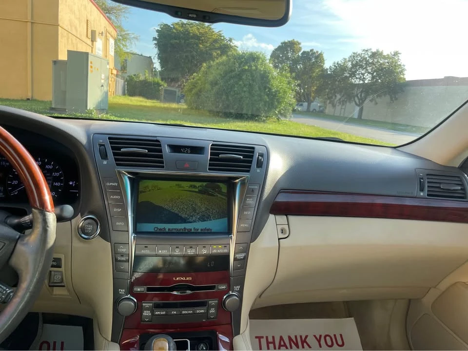 2007 Lexus LS 4th Gen - Image 16 of 20