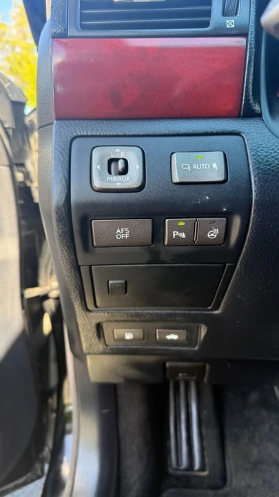 2007 Lexus LS 4th Gen - Image 9 of 16