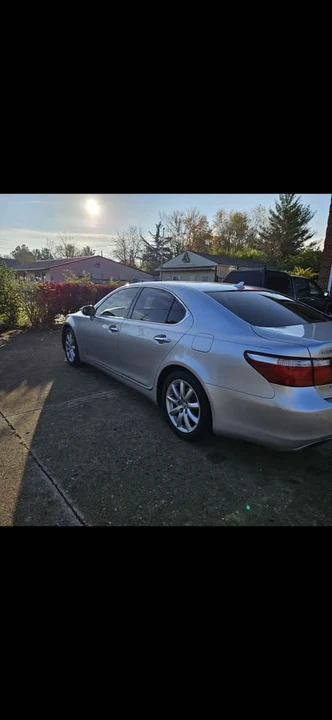 2007 Lexus LS 4th Gen - Image 4 of 10