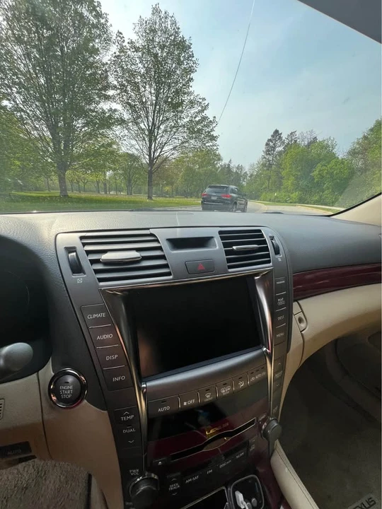 2007 Lexus LS 4th Gen - Image 13 of 15