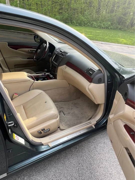 2007 Lexus LS 4th Gen - Image 10 of 15