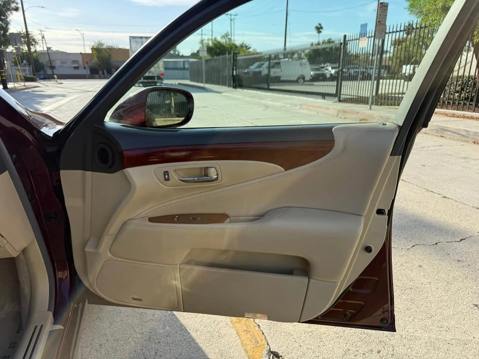 2007 Lexus LS 4th Gen - Image 13 of 17