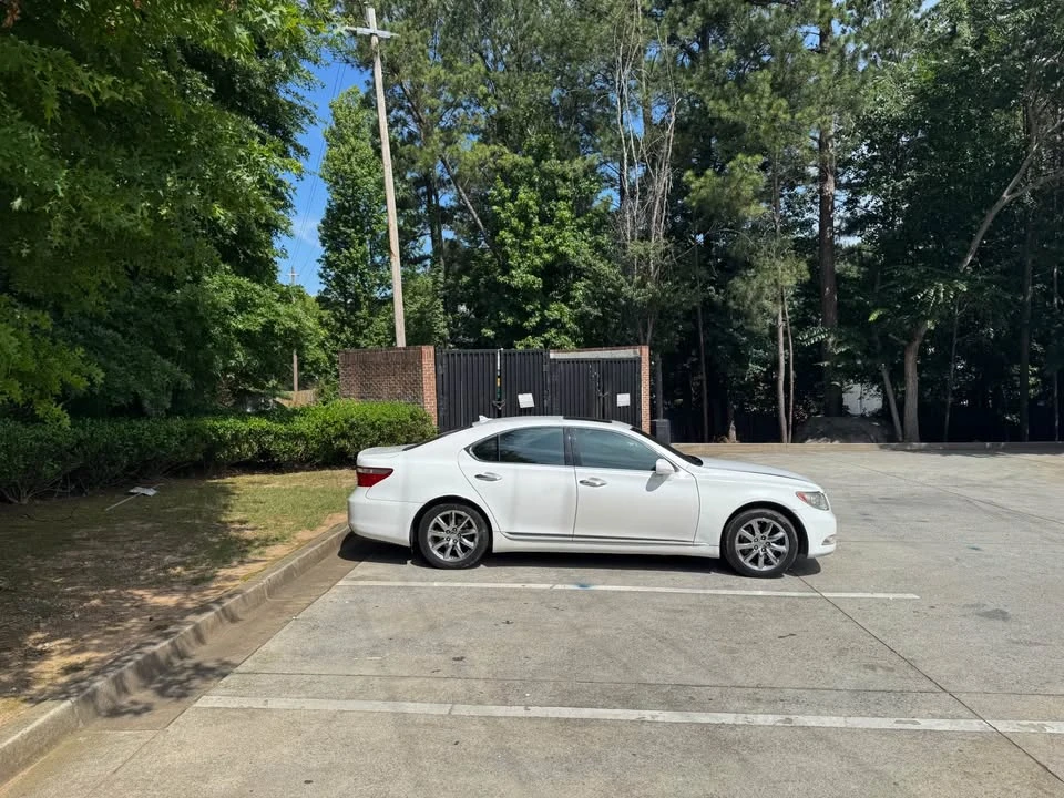 2007 Lexus LS 4th Gen - Image 4 of 12