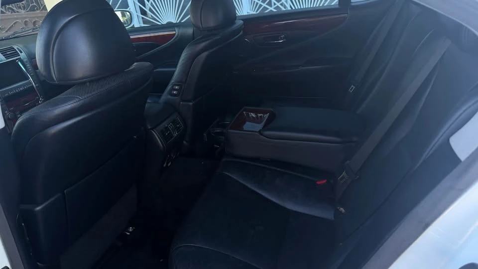 2007 Lexus LS 4th Gen - Image 6 of 7