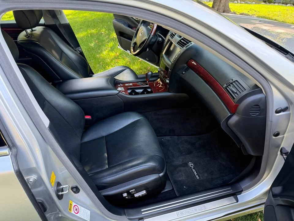 2007 Lexus LS 4th Gen - Image 9 of 20