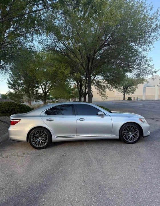 2007 Lexus LS 4th Gen - Image 2 of 15