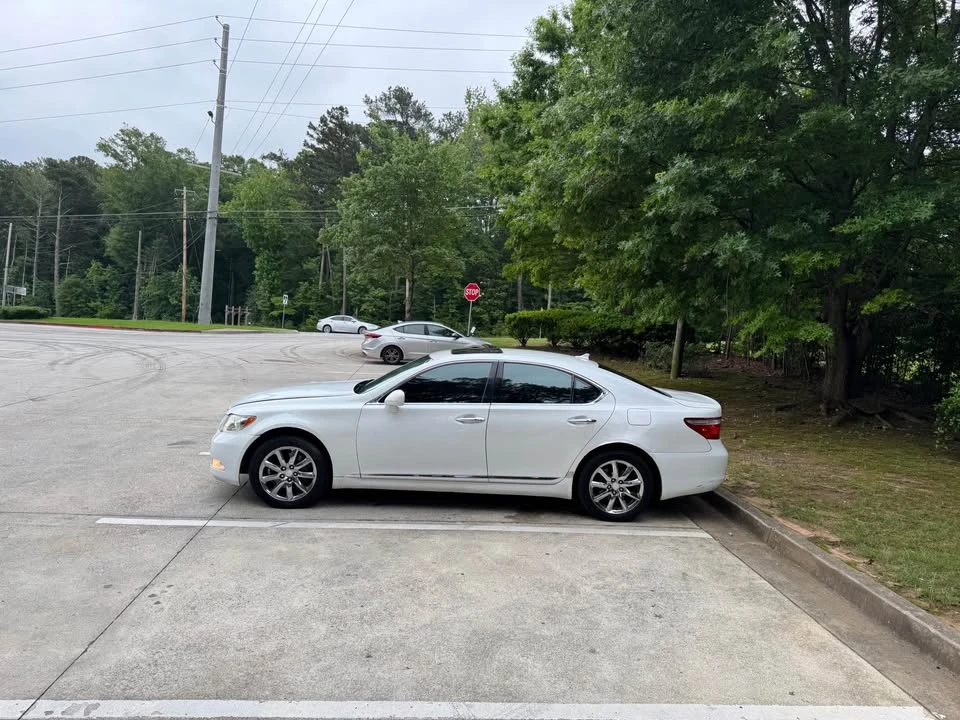 2007 Lexus LS 4th Gen - Image 2 of 12