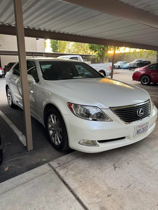 2007 Lexus LS 4th Gen - Image 2 of 10