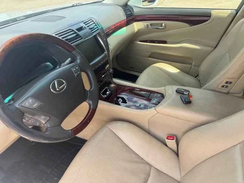 2007 Lexus LS 4th Gen - Image 13 of 20