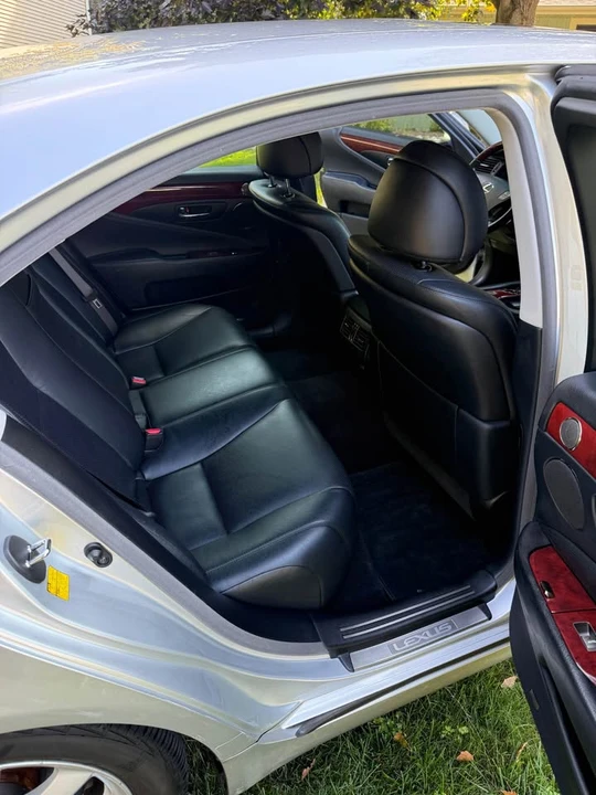 2007 Lexus LS 4th Gen - Image 10 of 20