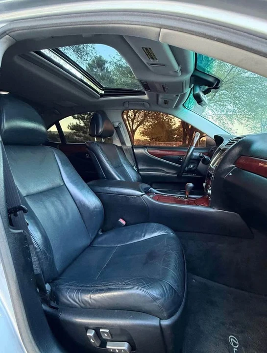 2007 Lexus LS 4th Gen - Image 12 of 15