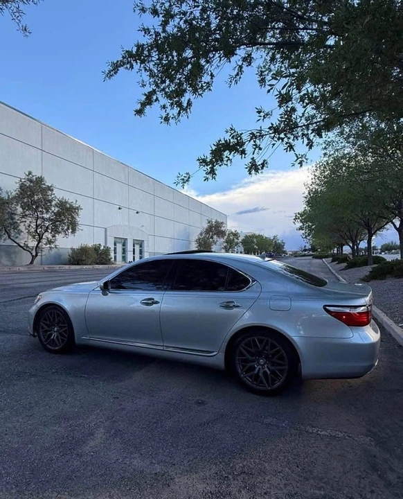 2007 Lexus LS 4th Gen - Image 6 of 15