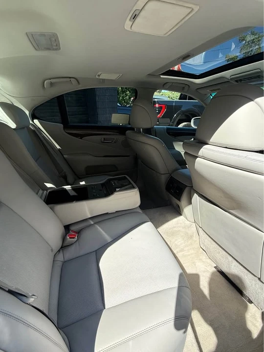 2007 Lexus LS 4th Gen - Image 12 of 18