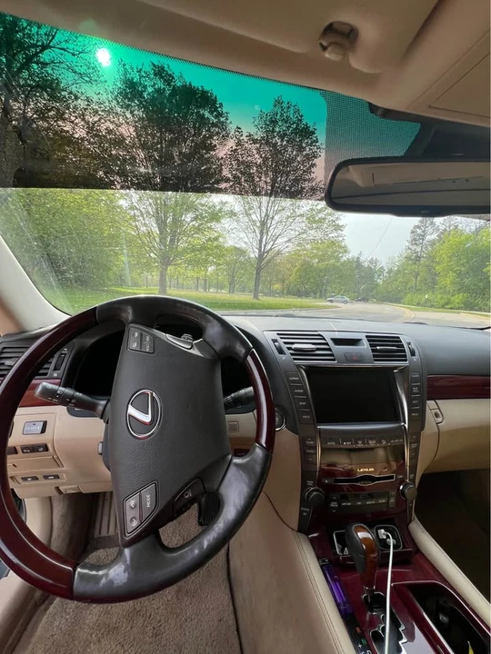 2007 Lexus LS 4th Gen - Image 12 of 15