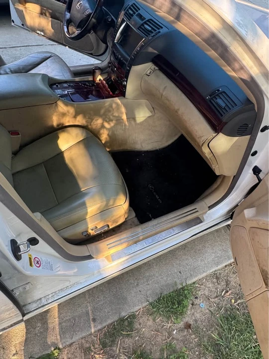 2007 Lexus LS 4th Gen - Image 10 of 12