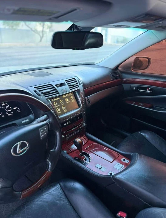 2007 Lexus LS 4th Gen - Image 10 of 15