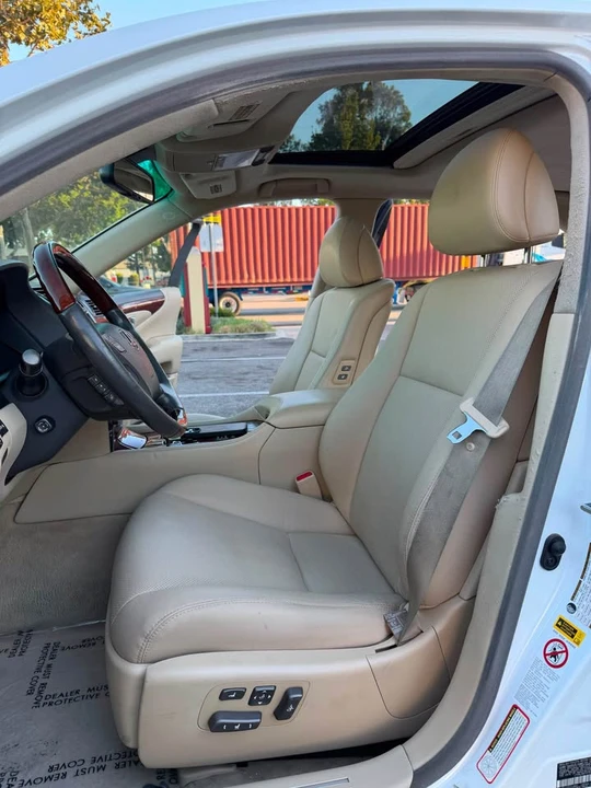 2007 Lexus LS 4th Gen - Image 9 of 12
