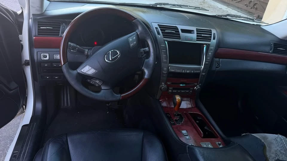 2007 Lexus LS 4th Gen - Image 5 of 7