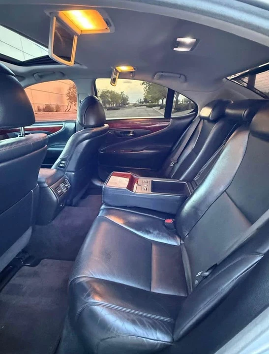 2007 Lexus LS 4th Gen - Image 15 of 15