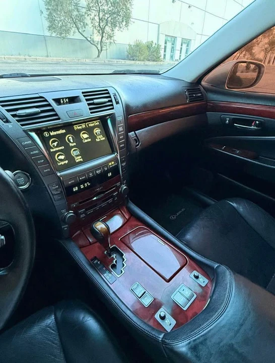2007 Lexus LS 4th Gen - Image 11 of 15