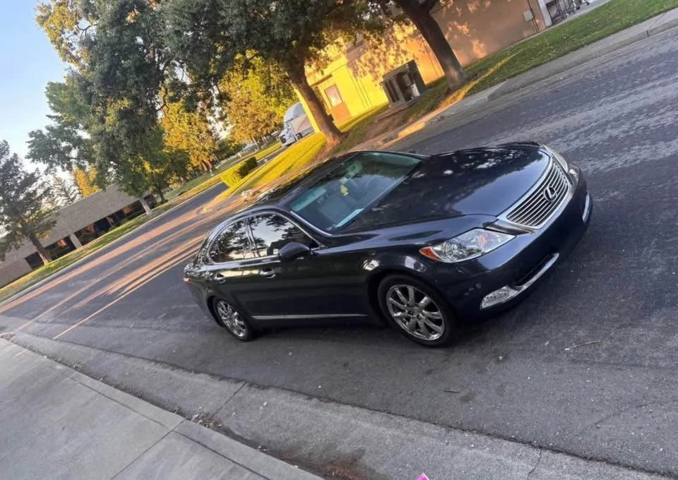 2007 Lexus LS 4th Gen - Image 2 of 8