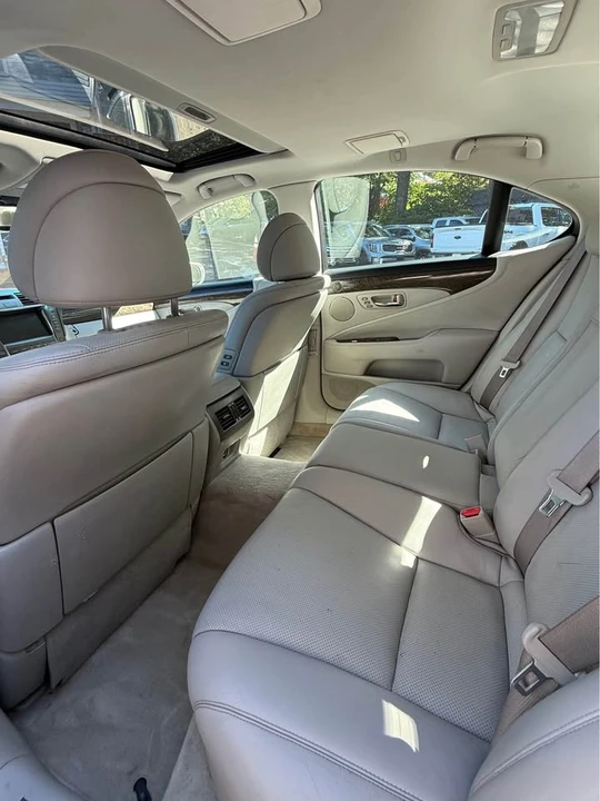 2007 Lexus LS 4th Gen - Image 15 of 18