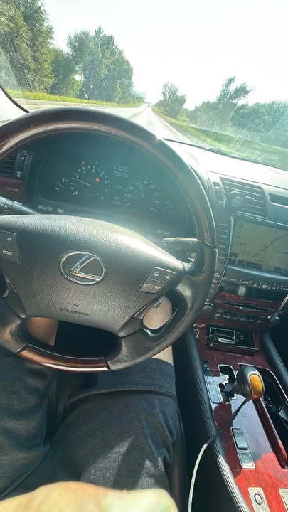 2007 Lexus LS 4th Gen - Image 2 of 13