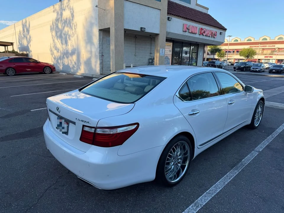 2007 Lexus LS 4th Gen - Image 5 of 12
