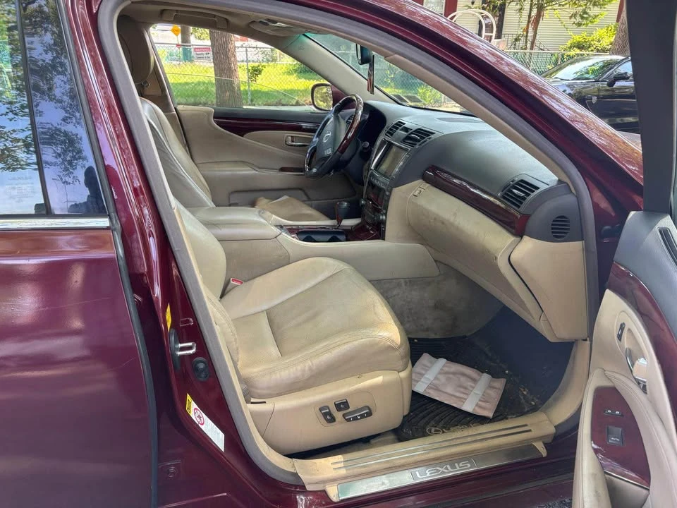 2007 Lexus LS 4th Gen - Image 9 of 18