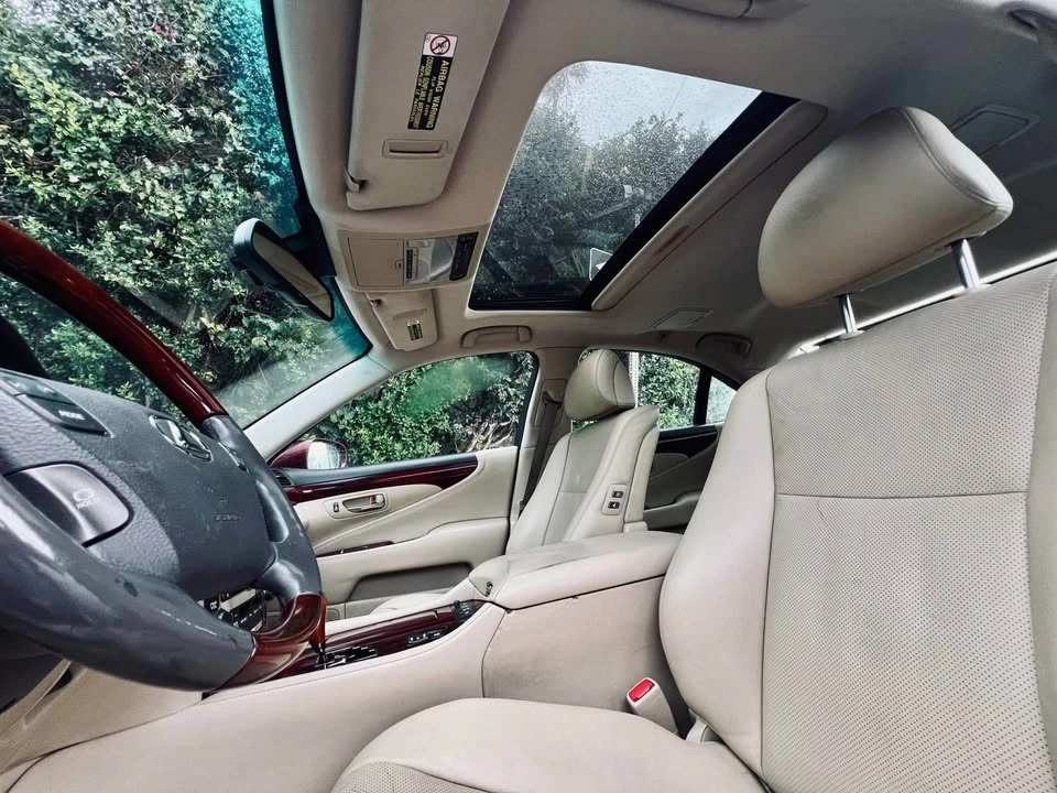 2007 Lexus LS 4th Gen - Image 9 of 12